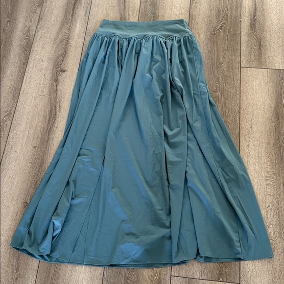 Halara Breezeful™ High Waisted 2-in-1 Flowy Quick Dry Maxi Casual Skirt large - Picture 3 of 5